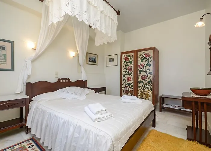 Chateau Zevgoli Отель Naxos City